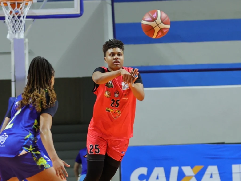 ADRM Maringá x Sampaio Basquete: veja horário e onde assistir o primeiro jogo dos playoffs da LBF