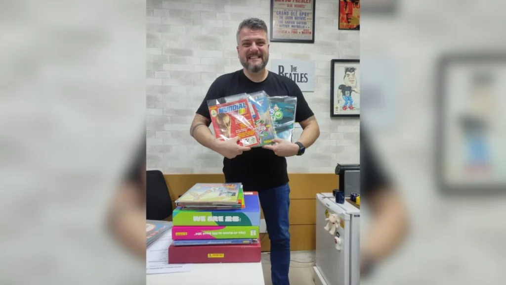 10 edições de Copa: Morador de Maringá e torcedor da Itália coleciona álbuns de figurinhas desde 1990