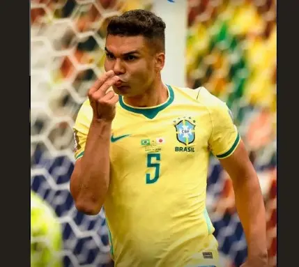 Com gol nos acréscimos, Brasil vira contra Japão e avança às oitavas