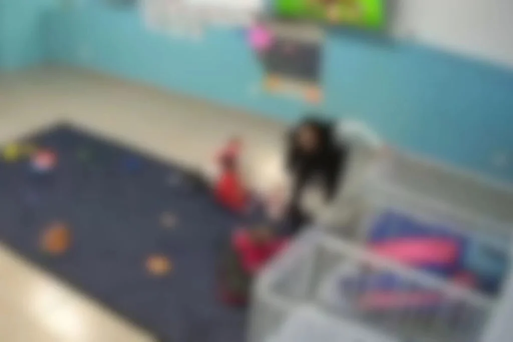 Funcionária de creche é achada morta após denúncia de agressão a bebês. Veja vídeo