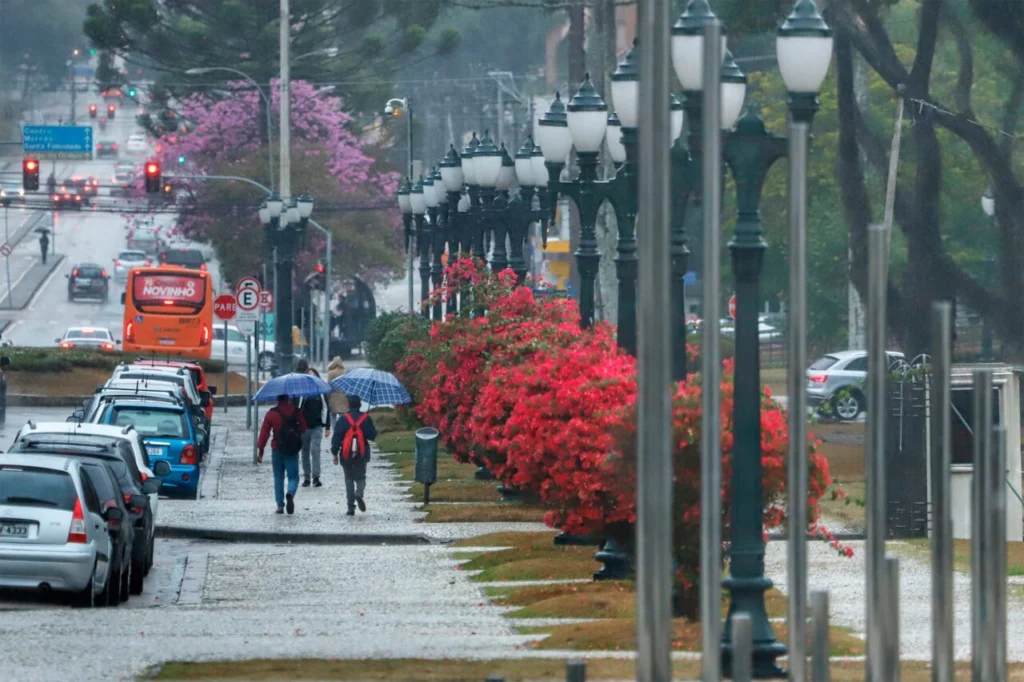 Veja como o forte El Niño vai influenciar o clima em julho no Paraná